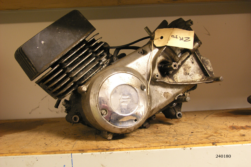 240180 Motorblok Suzuki ZR