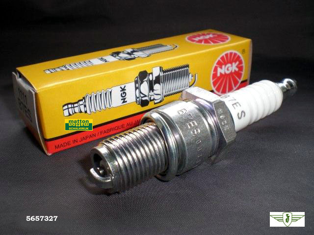 5657327 Bougie NGK B10ES