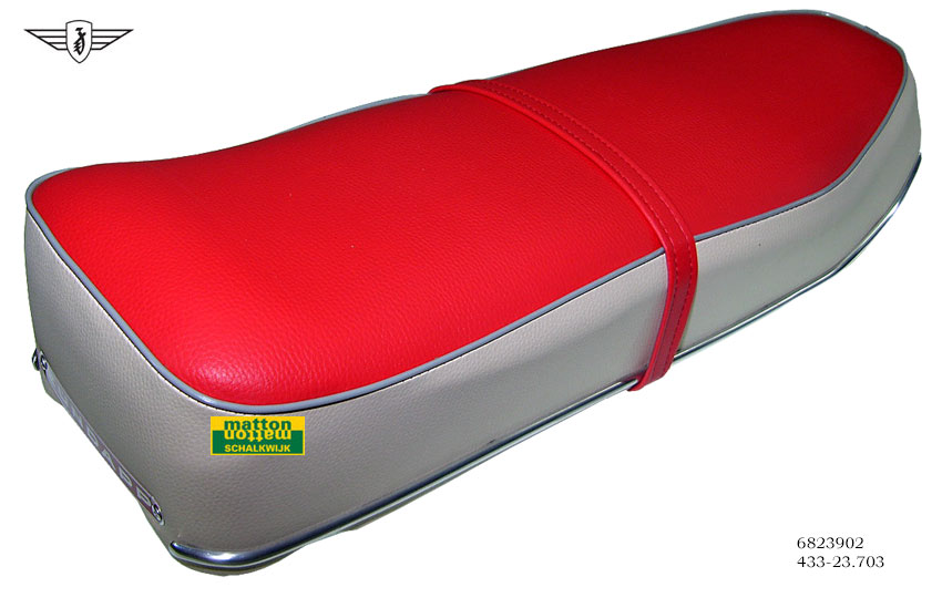 6823902 Buddy seat Zundapp model 515 rood creme