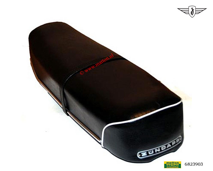 6823903 Buddy seat Zundapp model 517 met witte bies